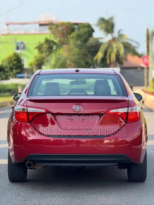 Toyota Corolla 2016 Burgundy photo 2