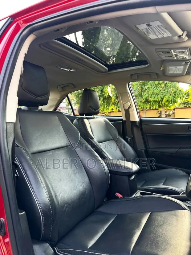 Toyota Corolla 2016 Burgundy photo 4
