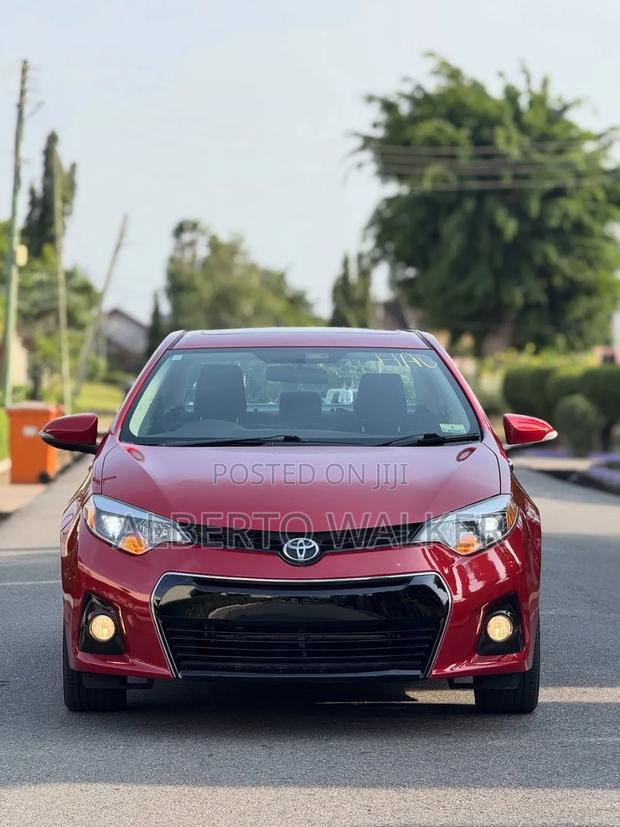 Toyota Corolla 2016 Burgundy photo 5
