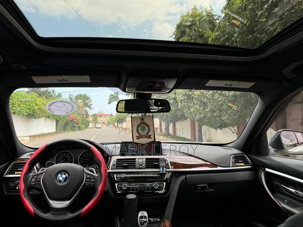 BMW 330i 2017 White photo 2
