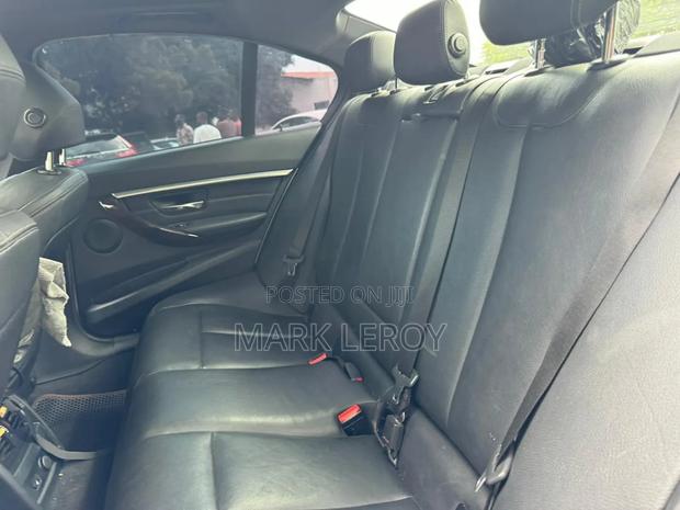 BMW 330i 2017 White photo 4