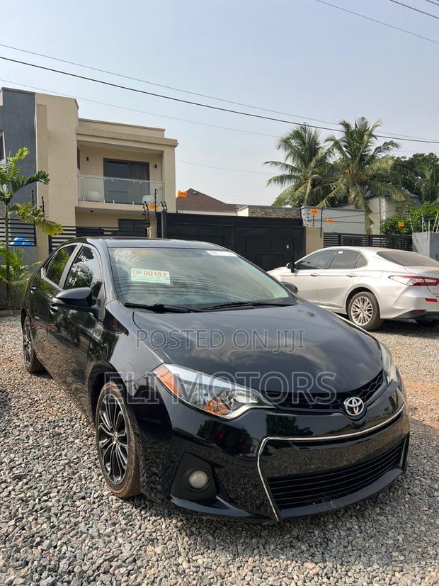 Toyota Corolla L 4dr Sedan (1.8L 4cyl 6M) 2015 Black photo 5