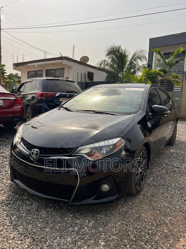 Toyota Corolla L 4dr Sedan (1.8L 4cyl 6M) 2015 Black photo 10