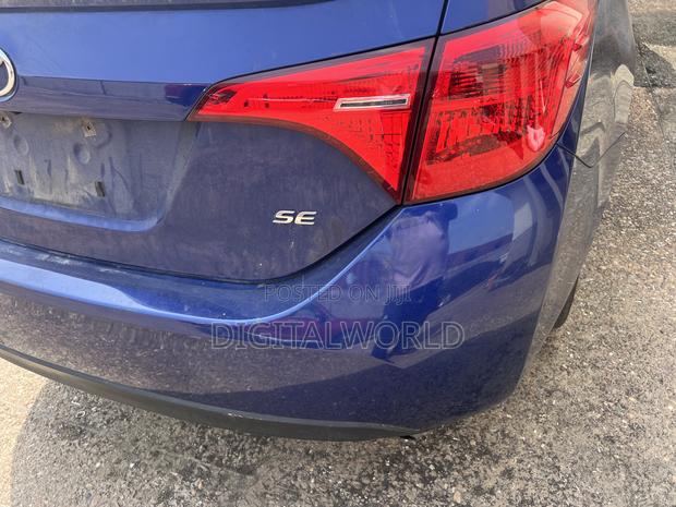 Toyota Corolla SE Special Edition 4dr Sedan (1.8L 4cyl CVT) 2017 Blue