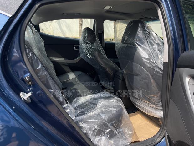 Hyundai Elantra Limited 4dr Sedan (1.8L 4cyl 6A) 2015 Blue photo 5