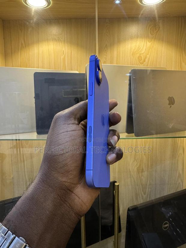 New Apple iPhone 16 Plus 128 GB Blue photo 3