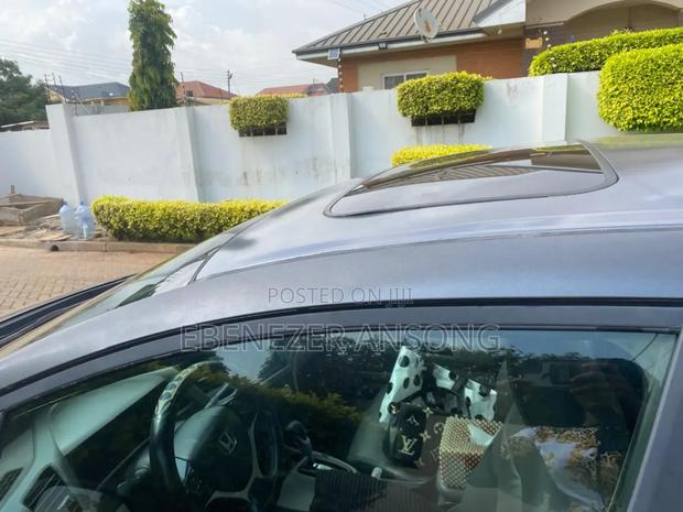 Honda Civic 1.8 5 Door Automatic 2012 Silver photo 13
