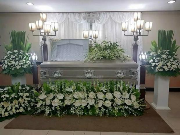 Funeral Wreath photo 7