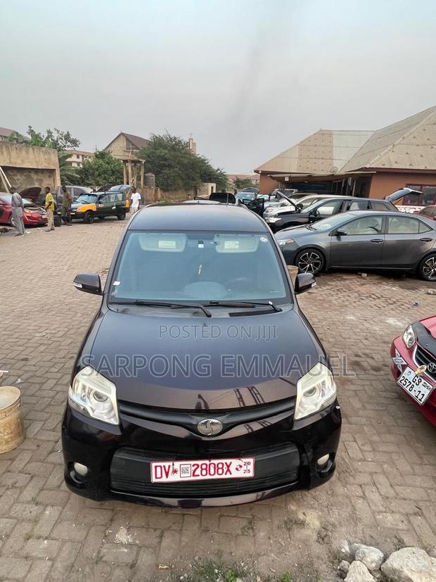 Toyota Sienta 2013 Black