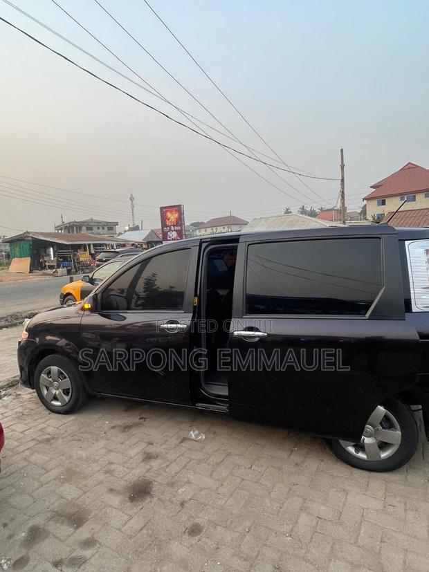 Toyota Sienta 2013 Black photo 5