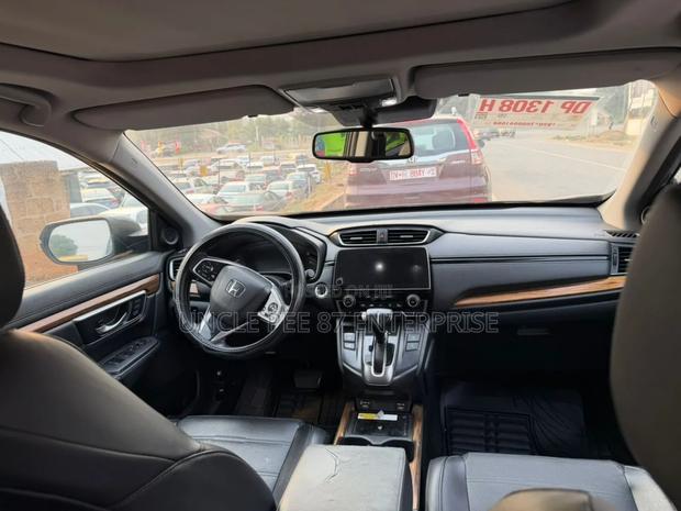Honda CR-V Touring FWD 2020 Black photo 7