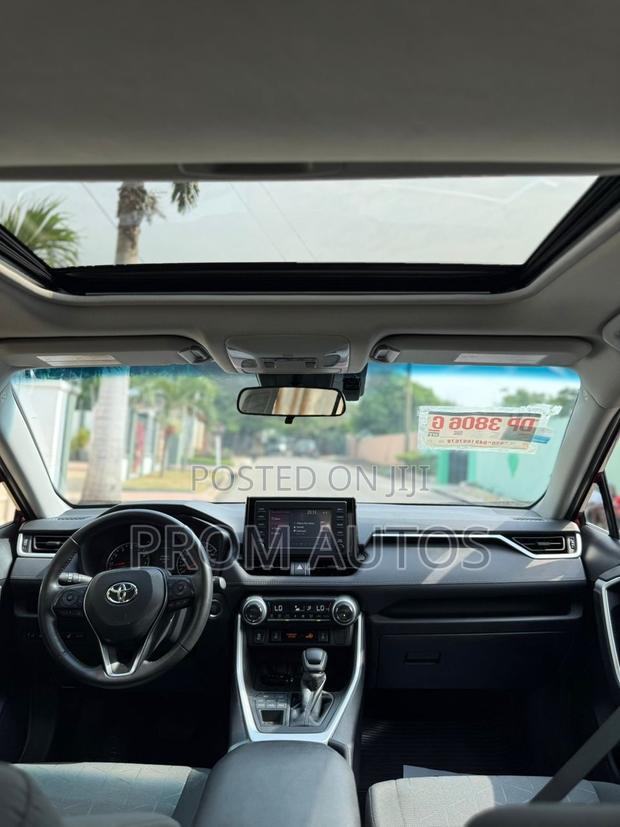 Toyota RAV4 XLE AWD 2020 Burgundy photo 7