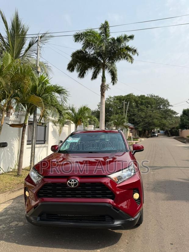 Toyota RAV4 XLE AWD 2020 Burgundy photo 8