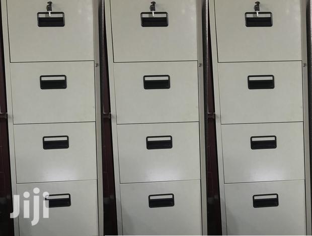 Cabinet +Safe · Photo 2