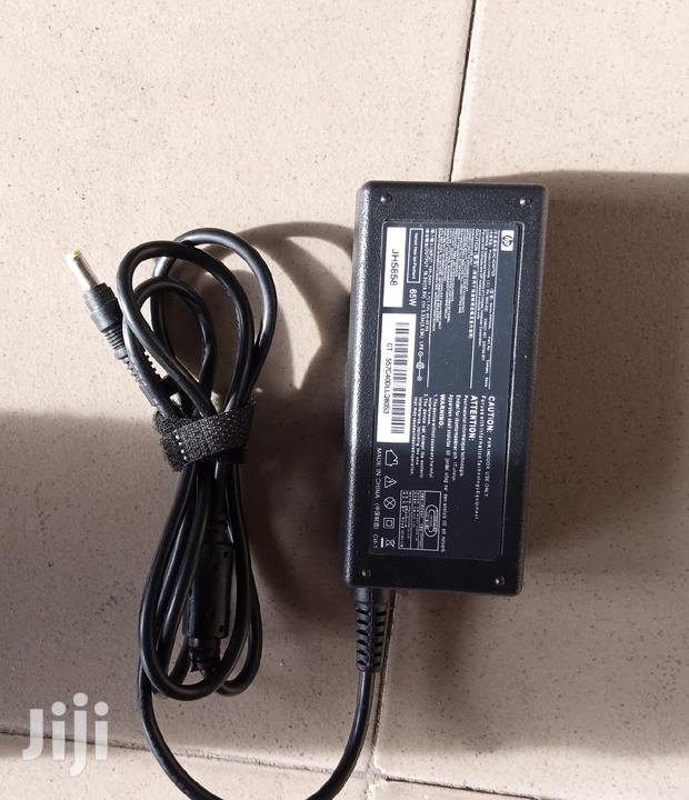 HP Small Pin Charger · Photo 3