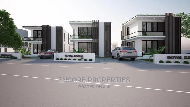 3 Bedroom Store House With Swimming Pool At Lakeside Estate · Photo 2