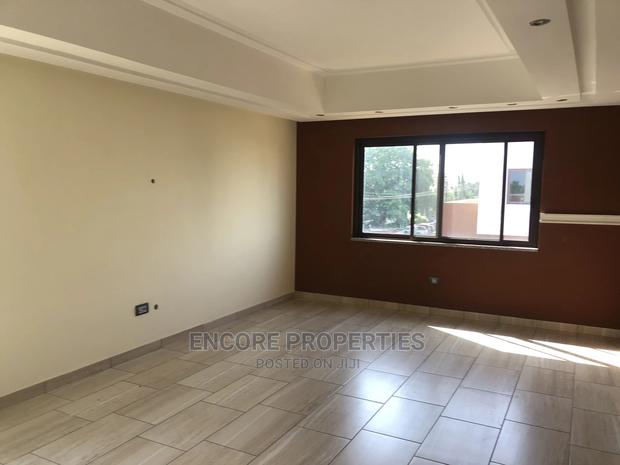 3 Bedroom Store House With Swimming Pool At Lakeside Estate · Photo 4