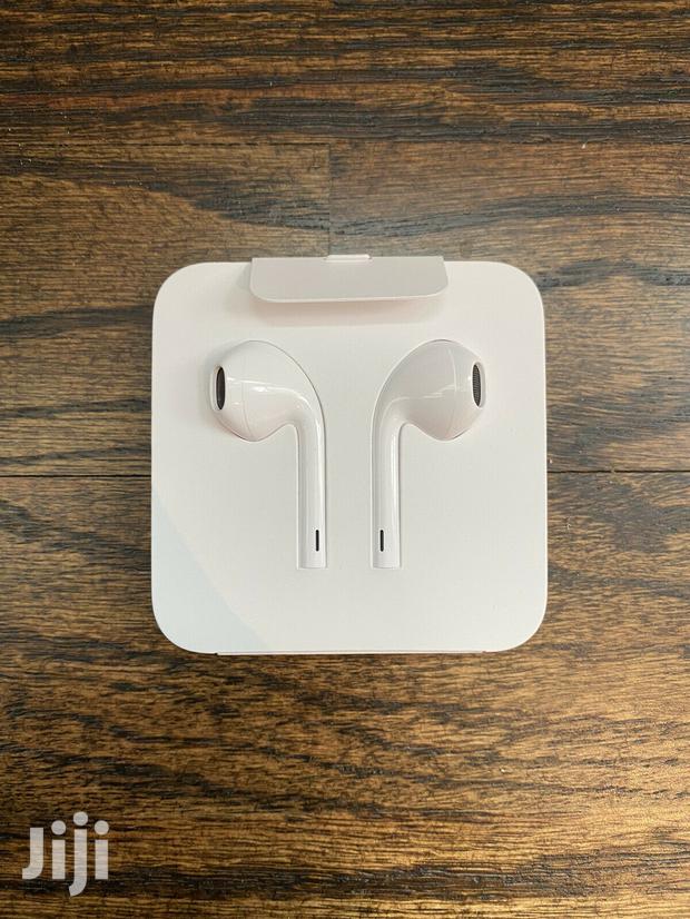 Apple Lightning Earpods Headphones photo 2