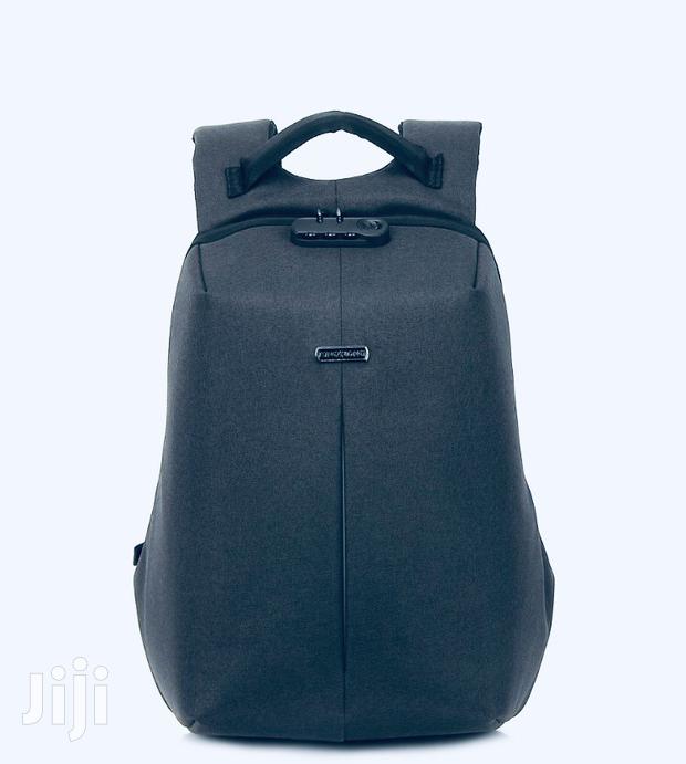 Promate Defender 16 Anti-Theft Backpack +USB Charging Port · Photo 4