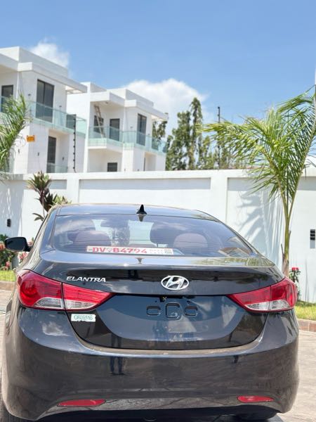 Hyundai Elantra GLS Sedan FWD (1.8L 4cyl 6A) 2013 Black