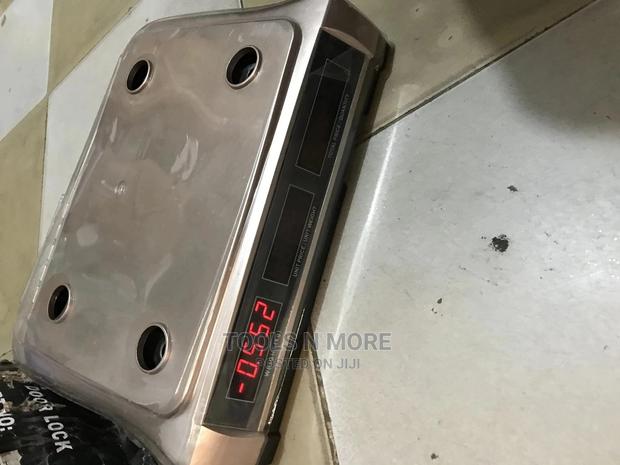 Flat Top Digital Scale