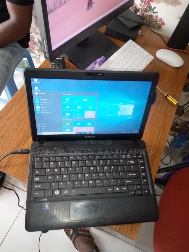 Laptop Toshiba Satellite C665 4GB Intel Core I3 HDD 128GB · Photo 3