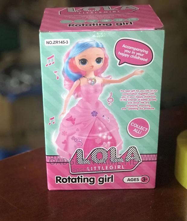 Lola Rotating Doll · Photo 2