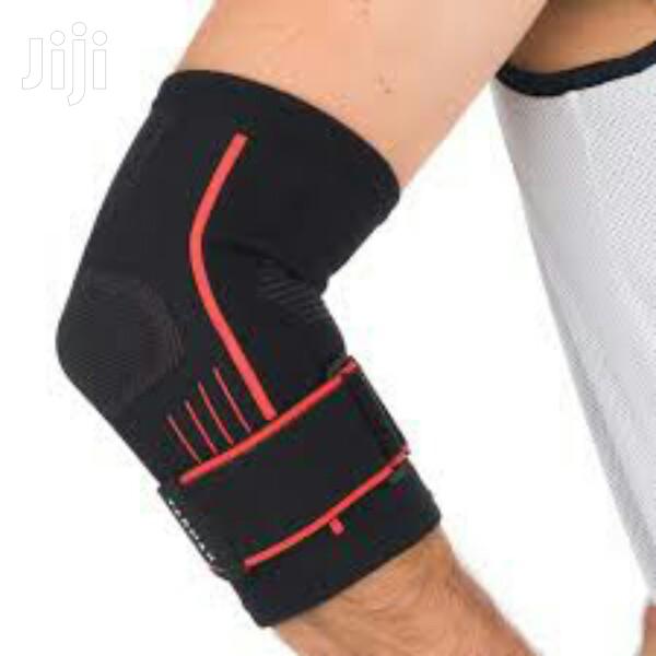 Durable Elbow Support · Photo 3