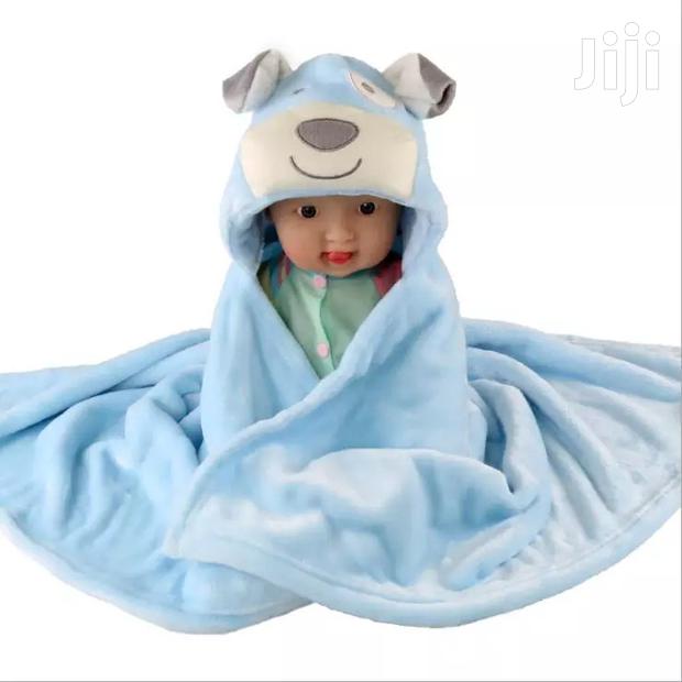 Hooded Blanket · Photo 2