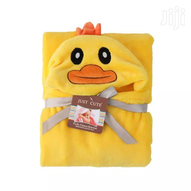 Hooded Blanket · Photo 3