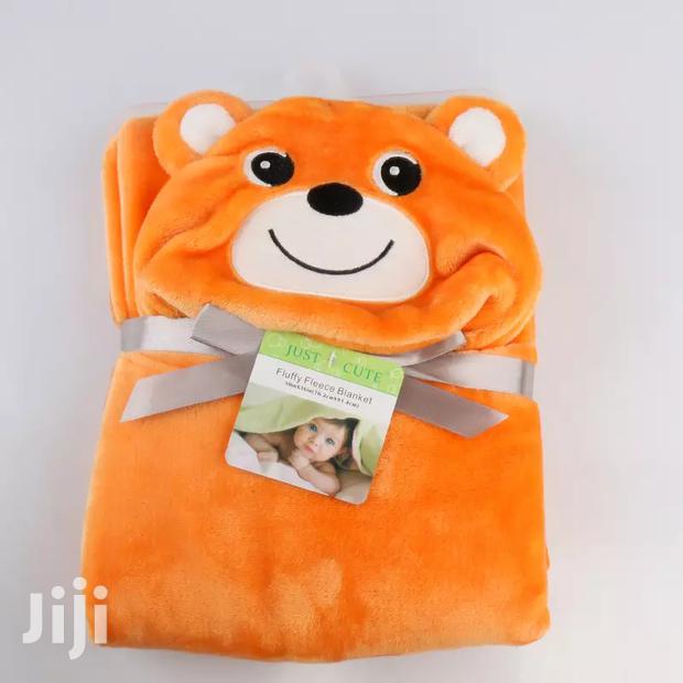 Hooded Blanket · Photo 4