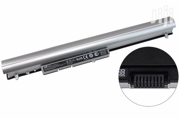 HP LA04 Notebook Replacement Battery · Photo 2