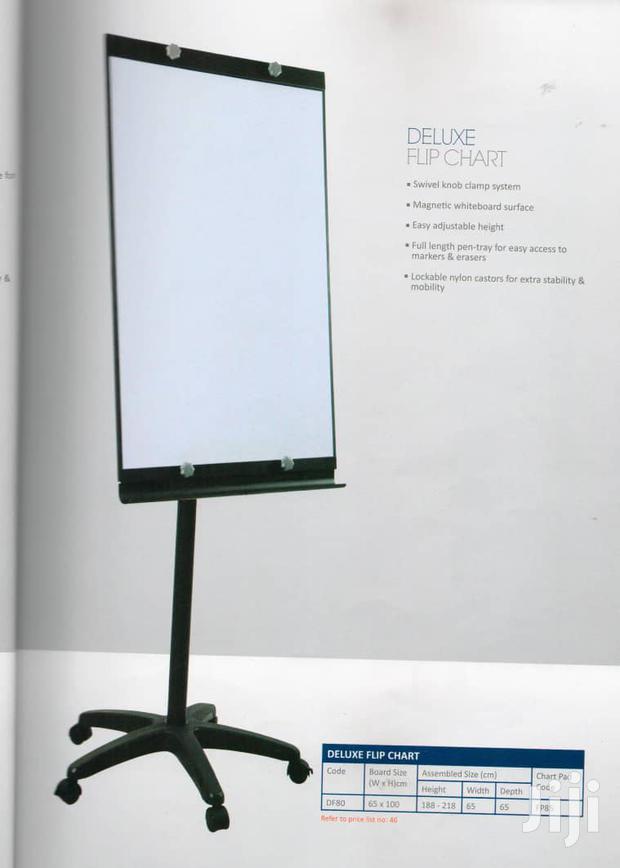 Wheels Flip Chart Stand