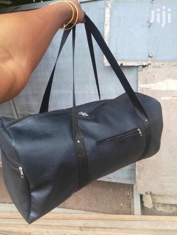 Quality Leather Travel Bag · Photo 4