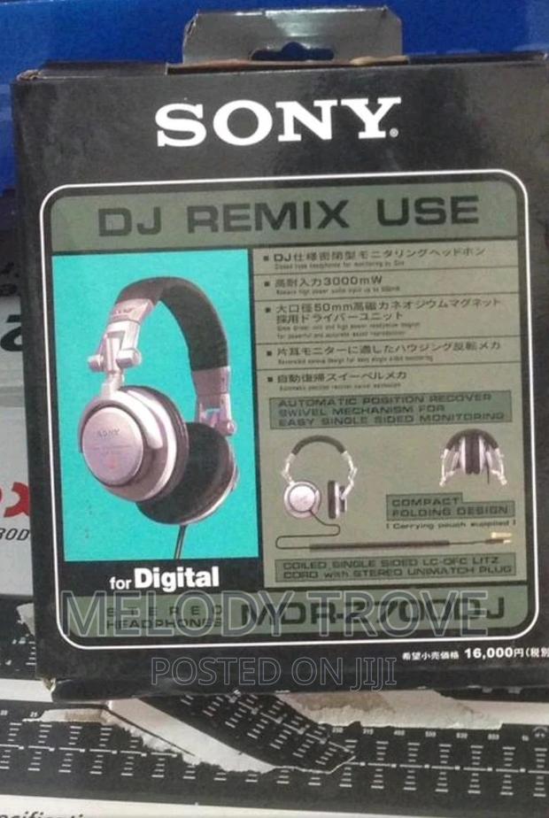 Sony Studio Headphones · Photo 3