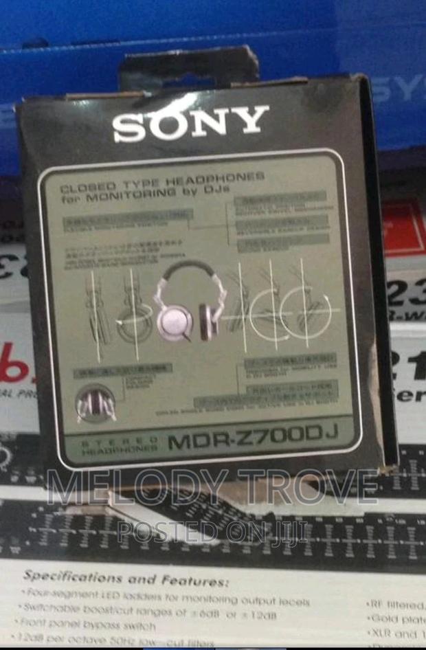 Sony Studio Headphones · Photo 4