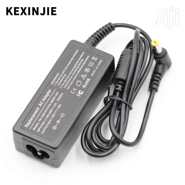 Dell Adapter 19V 1.58A 30W for Inspiron Mini · Photo 4