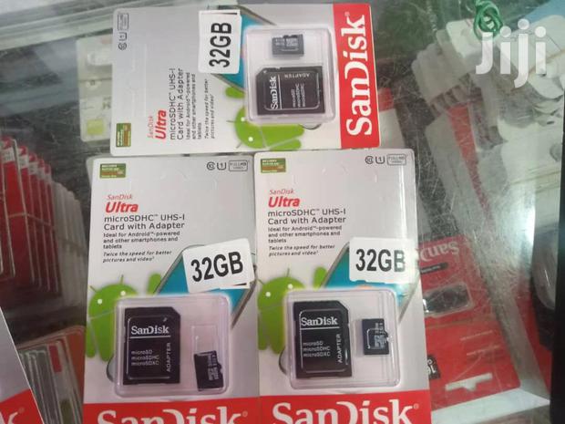 32GB Sandisk SD Card · Photo 3