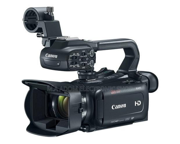 Canon XA11 Compact Full HD Camcorder · Photo 2