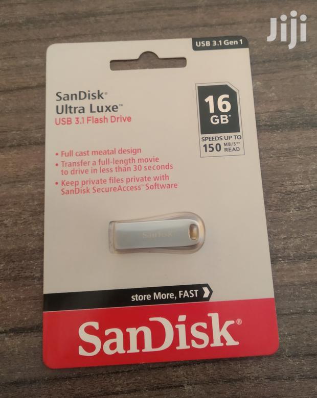 Sandisk 16GB Flash Drive · Photo 3