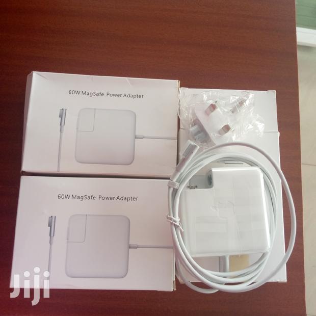 Original Macbook Pro Charger · Photo 4