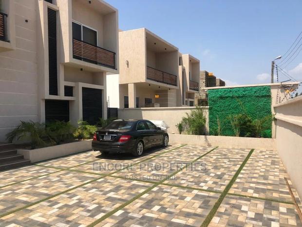 Furnished 4bdrm House in East Legon for sale · Photo 1