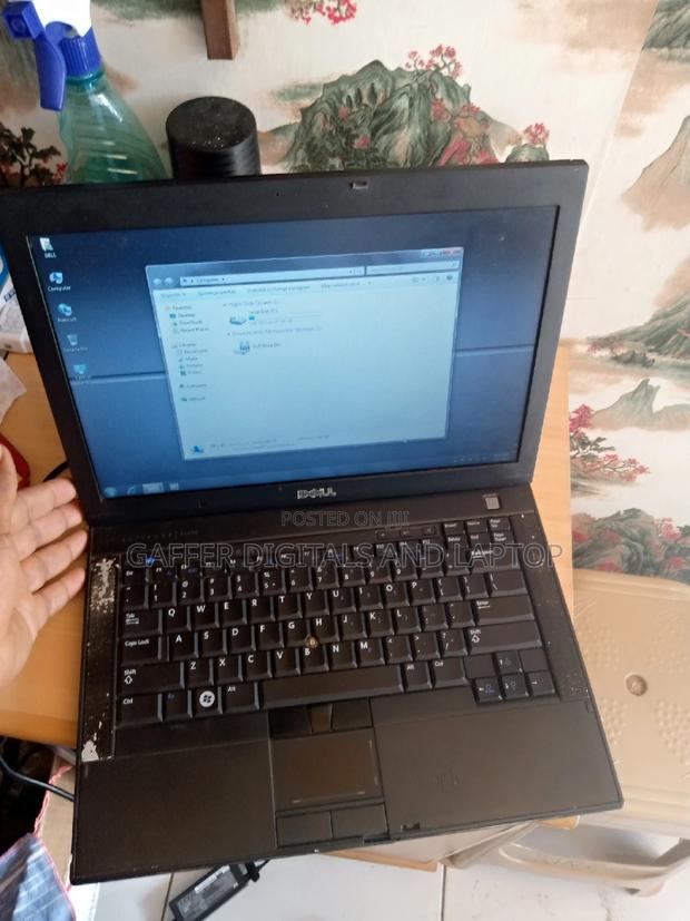 Laptop Dell Adamo Onyx 4GB Intel Core 2 Duo HDD 250GB · Photo 3