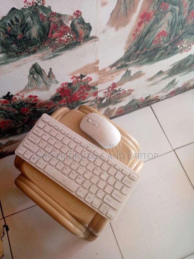 External Wireless Keyboard With Mouse · Photo 1