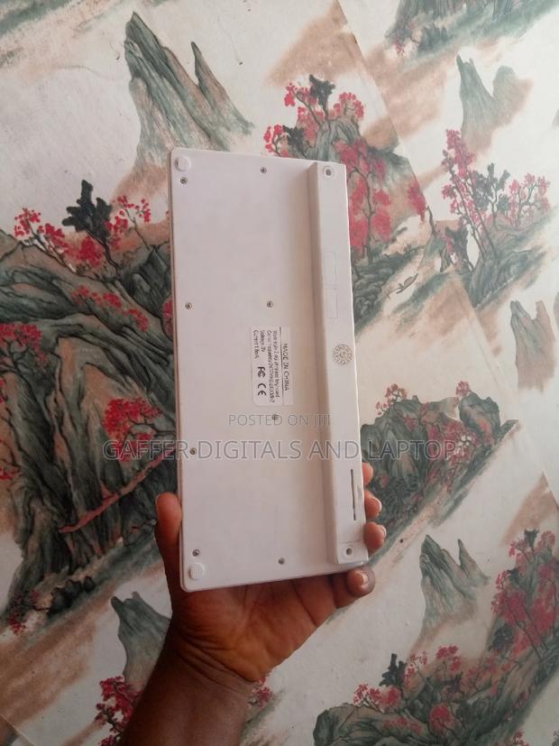 External Wireless Keyboard With Mouse · Photo 4