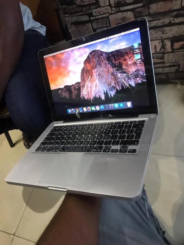 Laptop Apple MacBook 2008 4GB Intel Core 2 Duo HDD 256GB · Photo 1