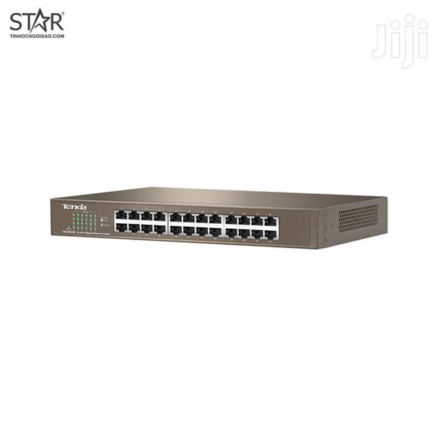Tenda Tef1024d 24-Port 10/100 Switch · Photo 3