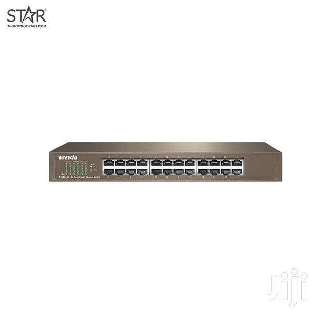Tenda Tef1024d 24-Port 10/100 Switch · Photo 4