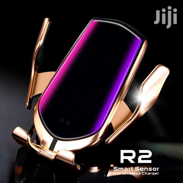 Wireless Car Phone Charger R2 Automatic Clamping Mount · Photo 4