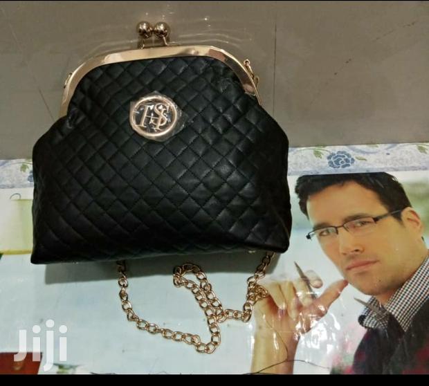 Beautiful Designer Ladies Bag · Photo 4
